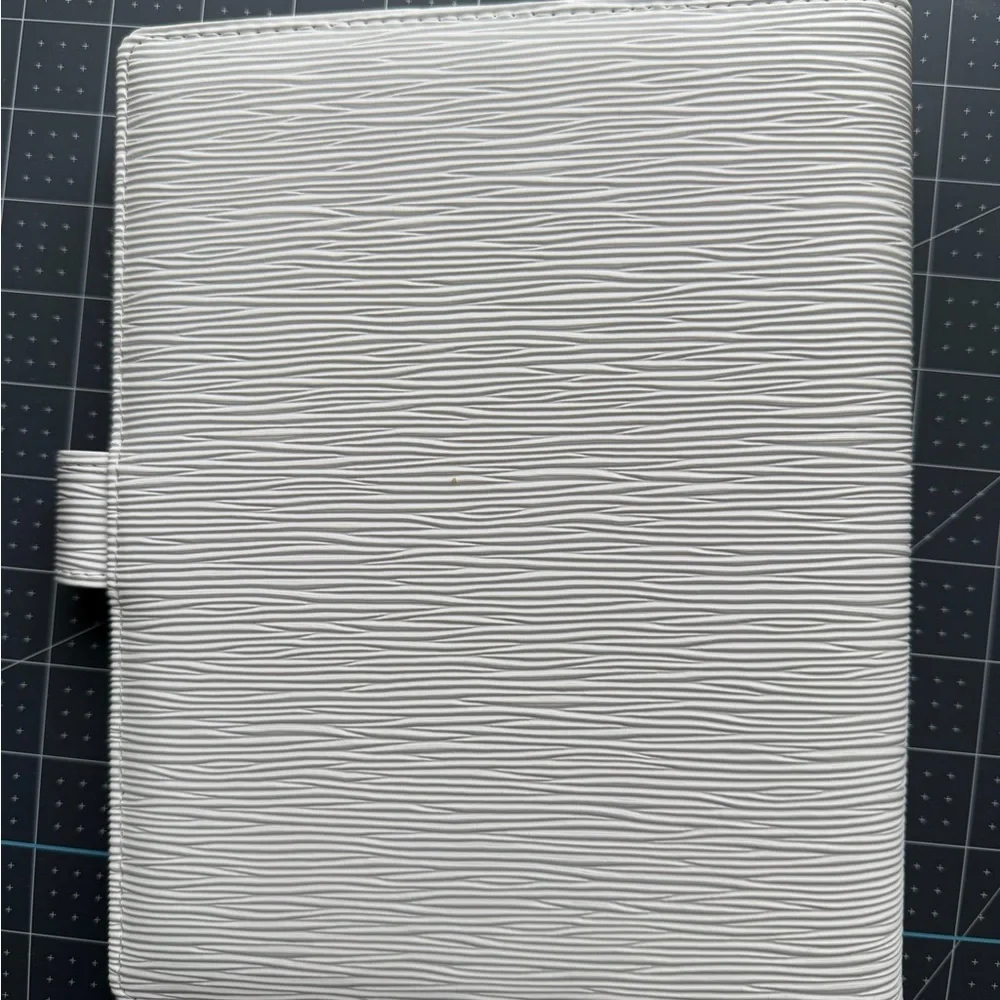 Binder - Picture 2 of 6